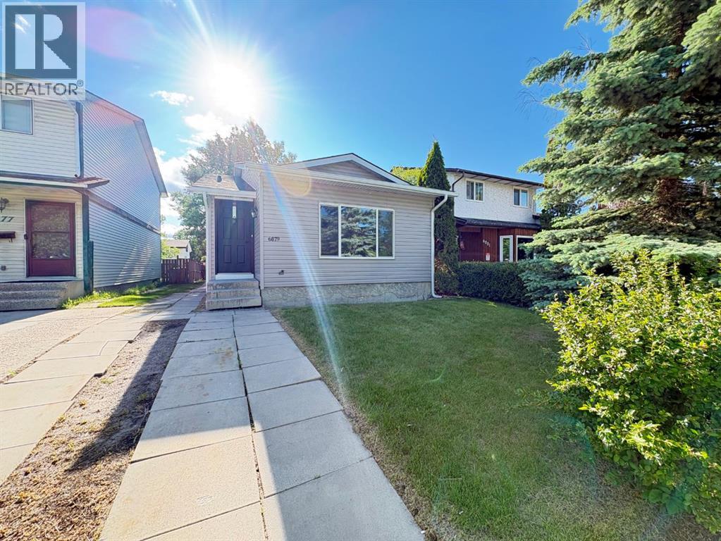 House for Sale in 6879 Rundlehorn Drive NE|Calgary, Alberta T1Y4P2 2