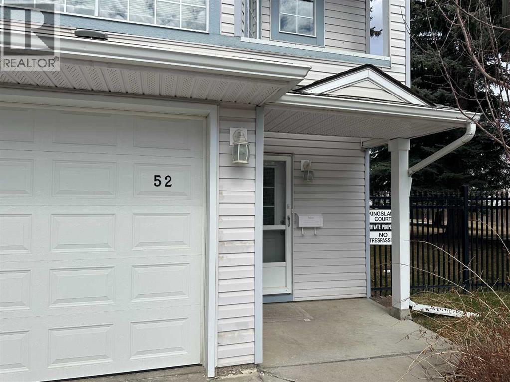 Row / Townhouse for Sale in 52 Kingsland Court SW|Calgary, Alberta T2V0S2 4