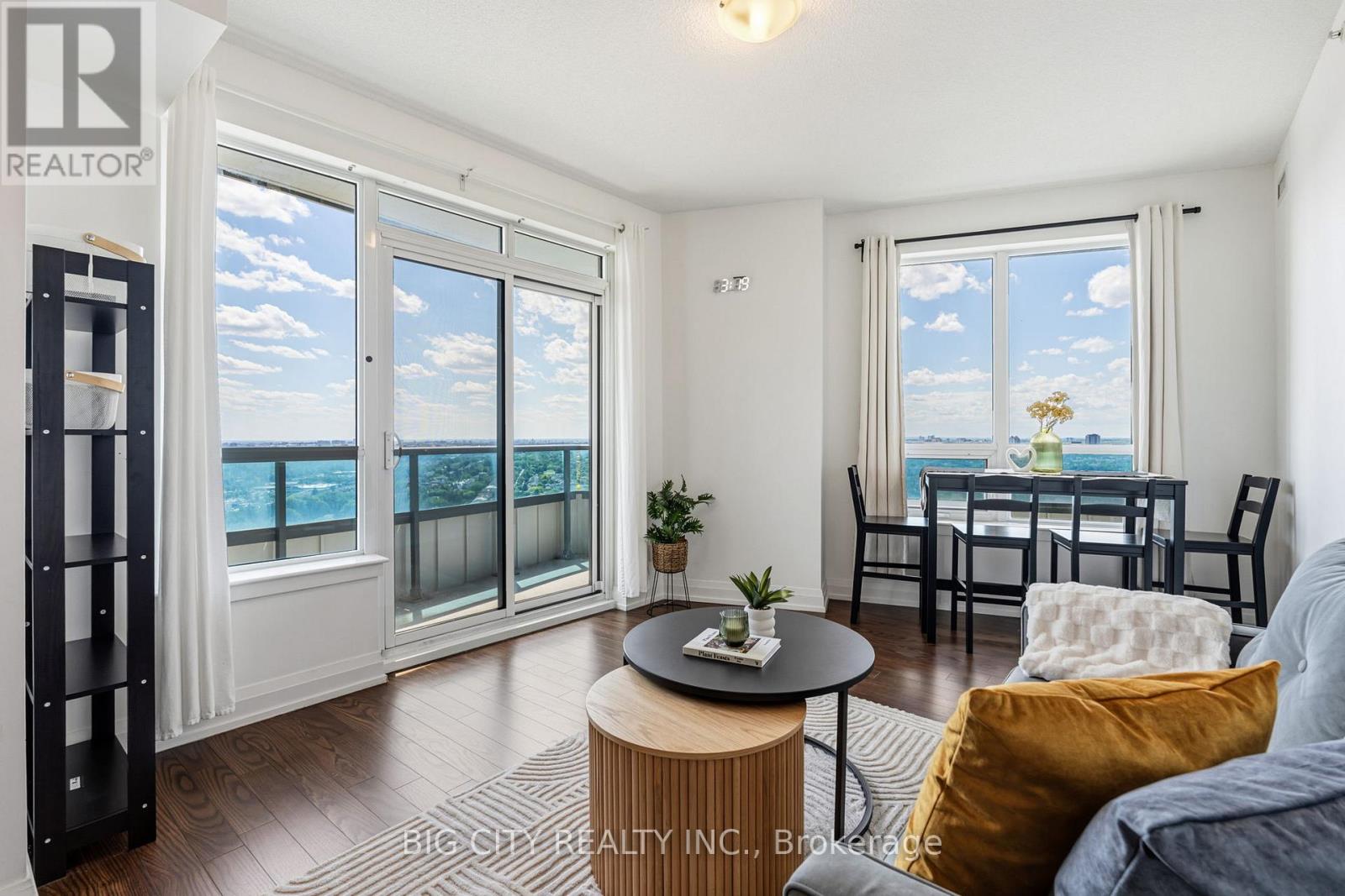 Photo 10 of 7161 Yonge Street, Unit 2425