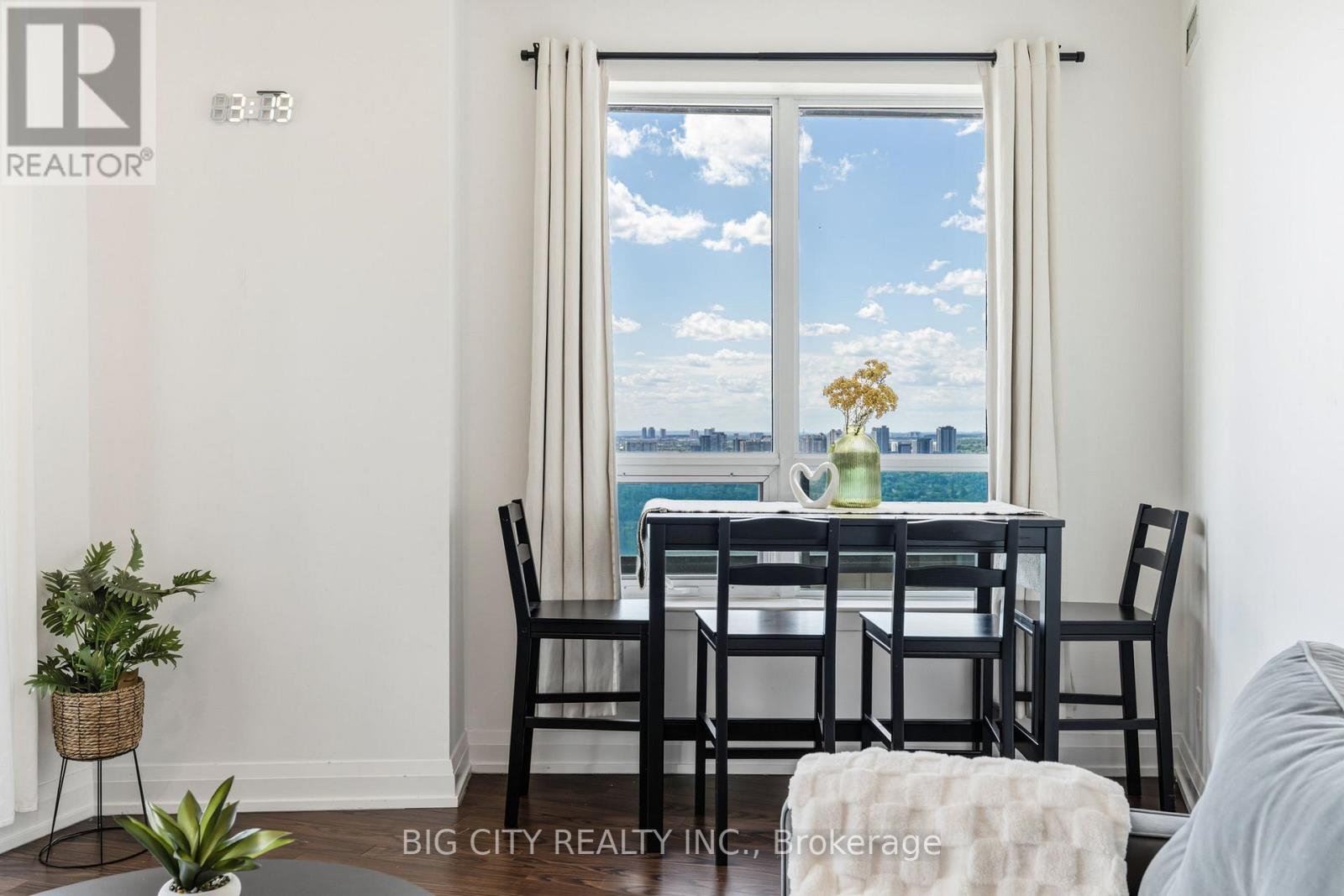 Photo 14 of 7161 Yonge Street, Unit 2425
