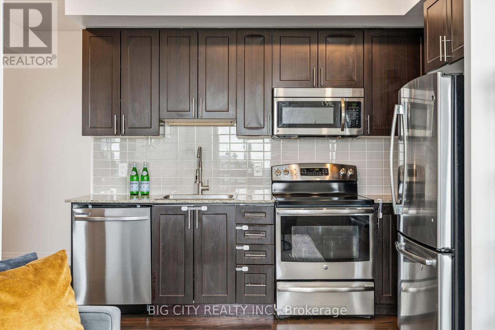 Photo 18 of 7161 Yonge Street, Unit 2425