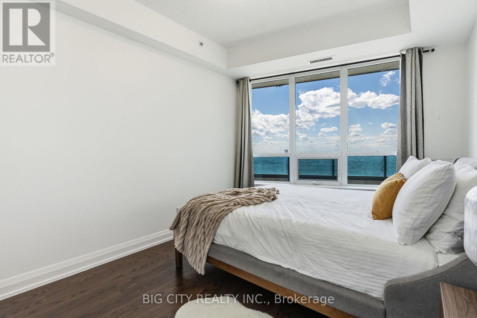 Photo 24 of 7161 Yonge Street, Unit 2425