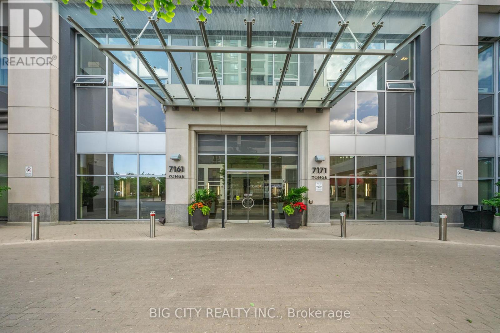 Photo 7 of 7161 Yonge Street, Unit 2425