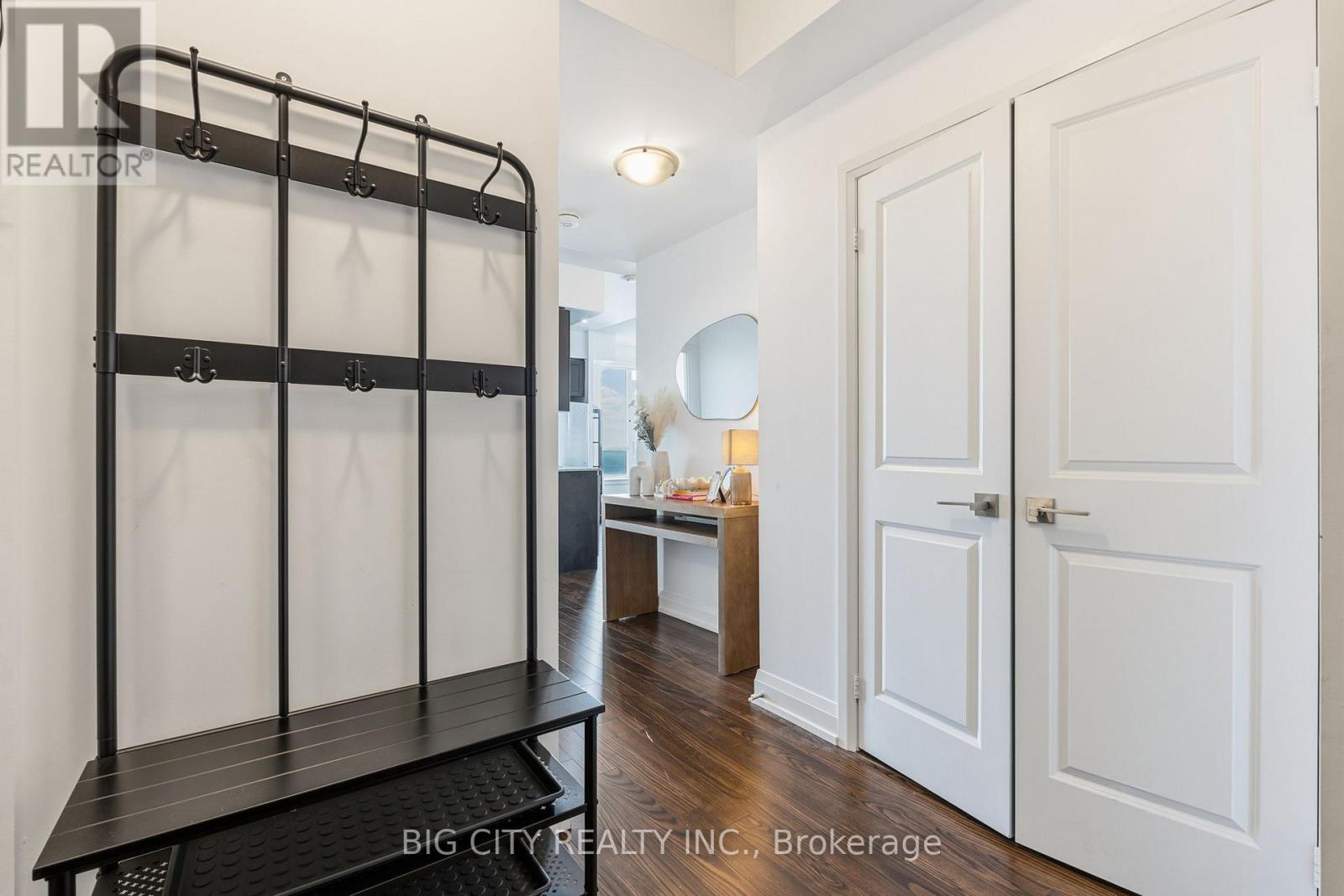 Photo 8 of 7161 Yonge Street, Unit 2425