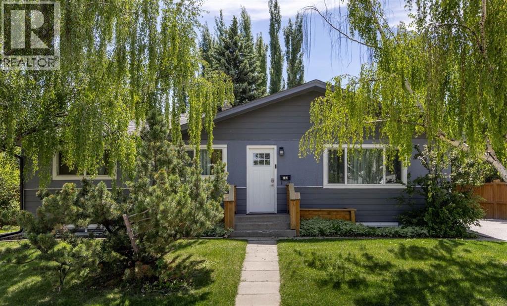 House for Sale in 723 75 Avenue SW|Calgary, Alberta T2V0S4