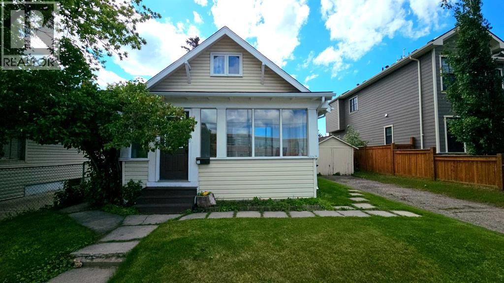 House for Sale in 2115 10 Street NW|Calgary, Alberta T2N0Z4 2
