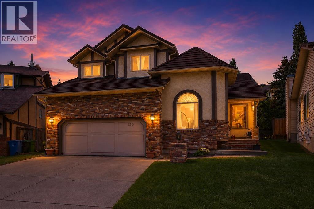 House for Sale in 133 Signal Hill Circle SW|Calgary, Alberta T3H2H1 2