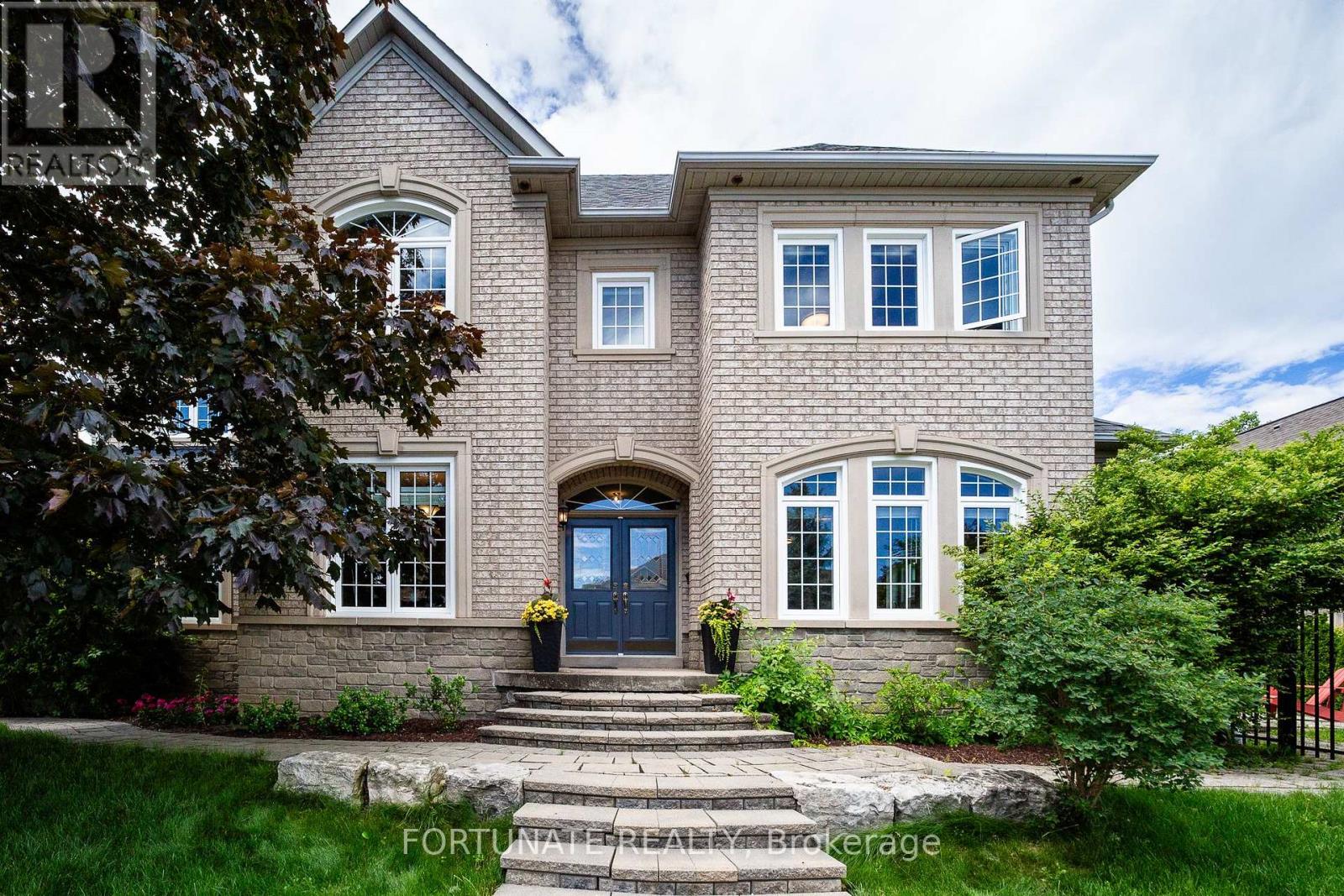 Row / Townhouse for Sale in 2071 PINEVALLEY CRESCENT|Oakville (JC Joshua Creek), Ontario L6H6L8 3