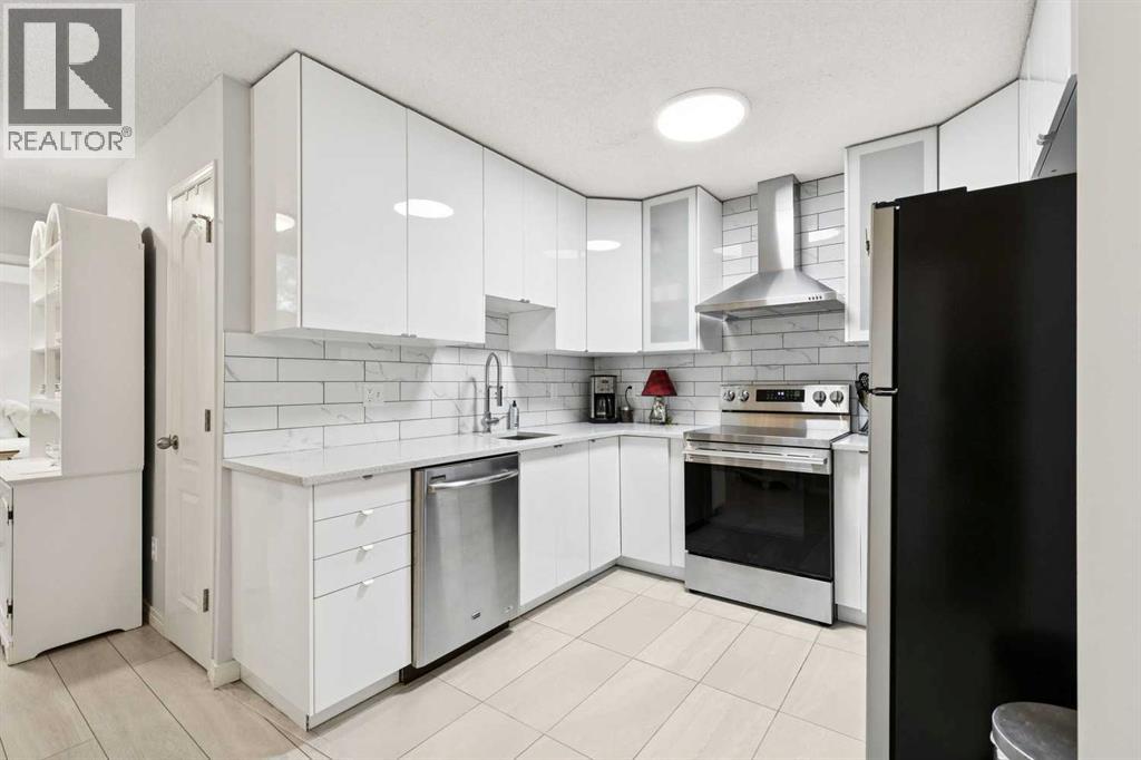 Apartment for Sale in 412, 30 Sierra Morena Mews SW|Calgary, Alberta T3H3K7 4