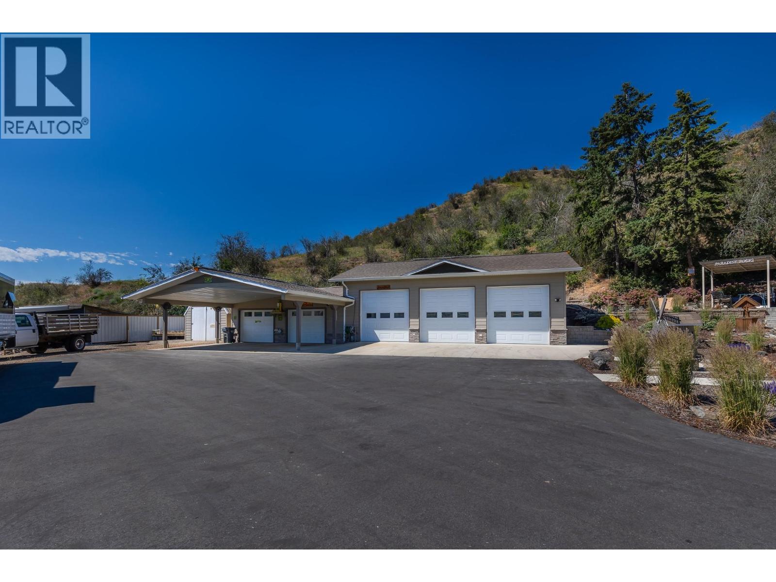 For sale: 6902 Old Kamloops Road, Vernon, British Columbia V1H1W1