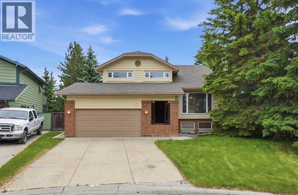 House for Sale in 27 Woodgreen Place SW|Calgary, Alberta T2W4A3