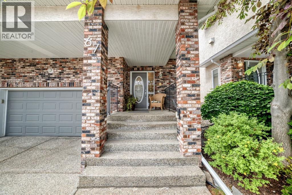 Duplex for Sale in 67, 100 Signature Way SW|Calgary, Alberta T3H2X9