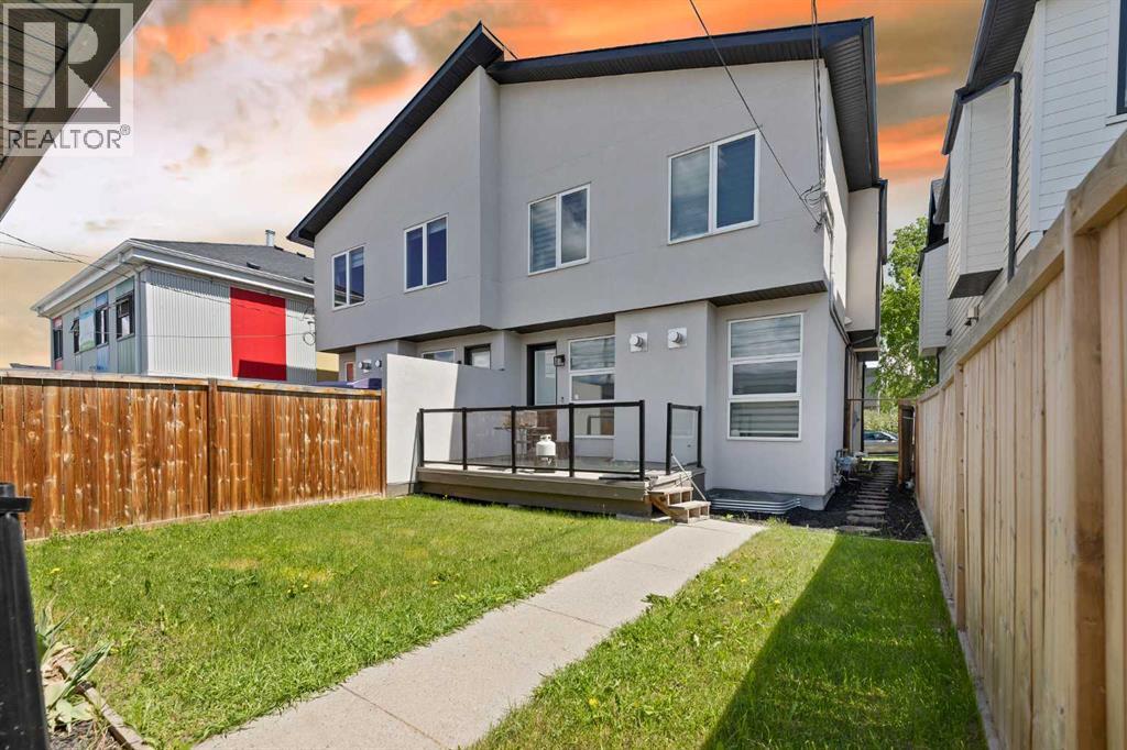 Duplex for Sale in 2807 36 Street SW|Calgary, Alberta T3E2Z9 3
