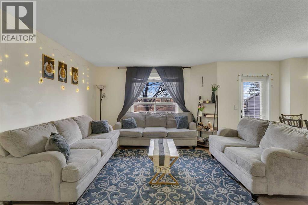Row / Townhouse for Sale in 256 Taracove Place|Calgary, Alberta T3J4T4 2