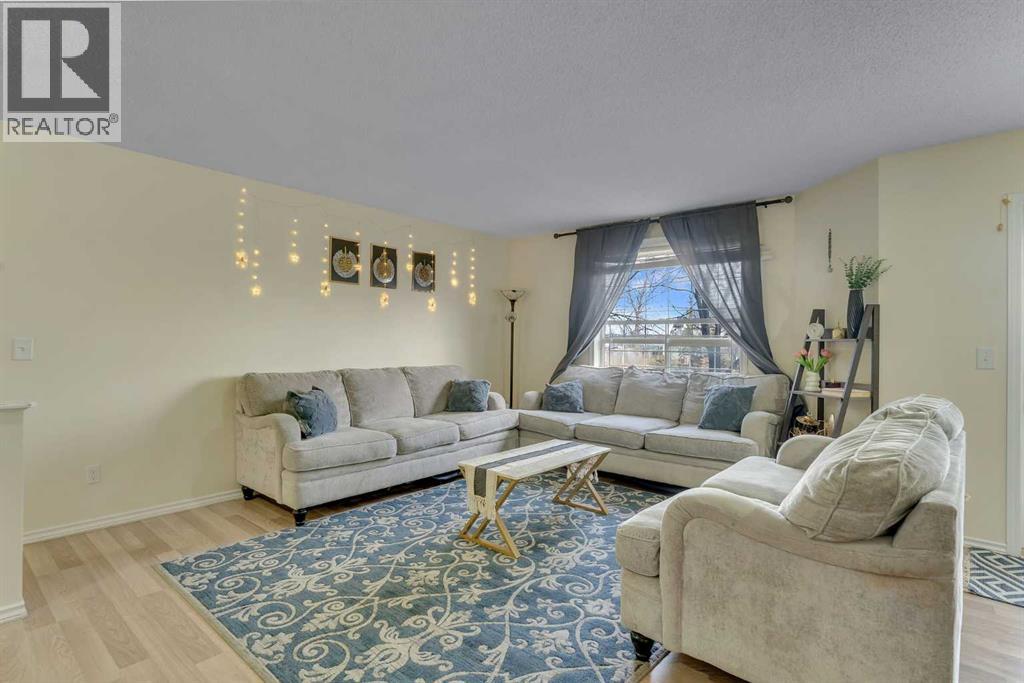 Row / Townhouse for Sale in 256 Taracove Place|Calgary, Alberta T3J4T4 4