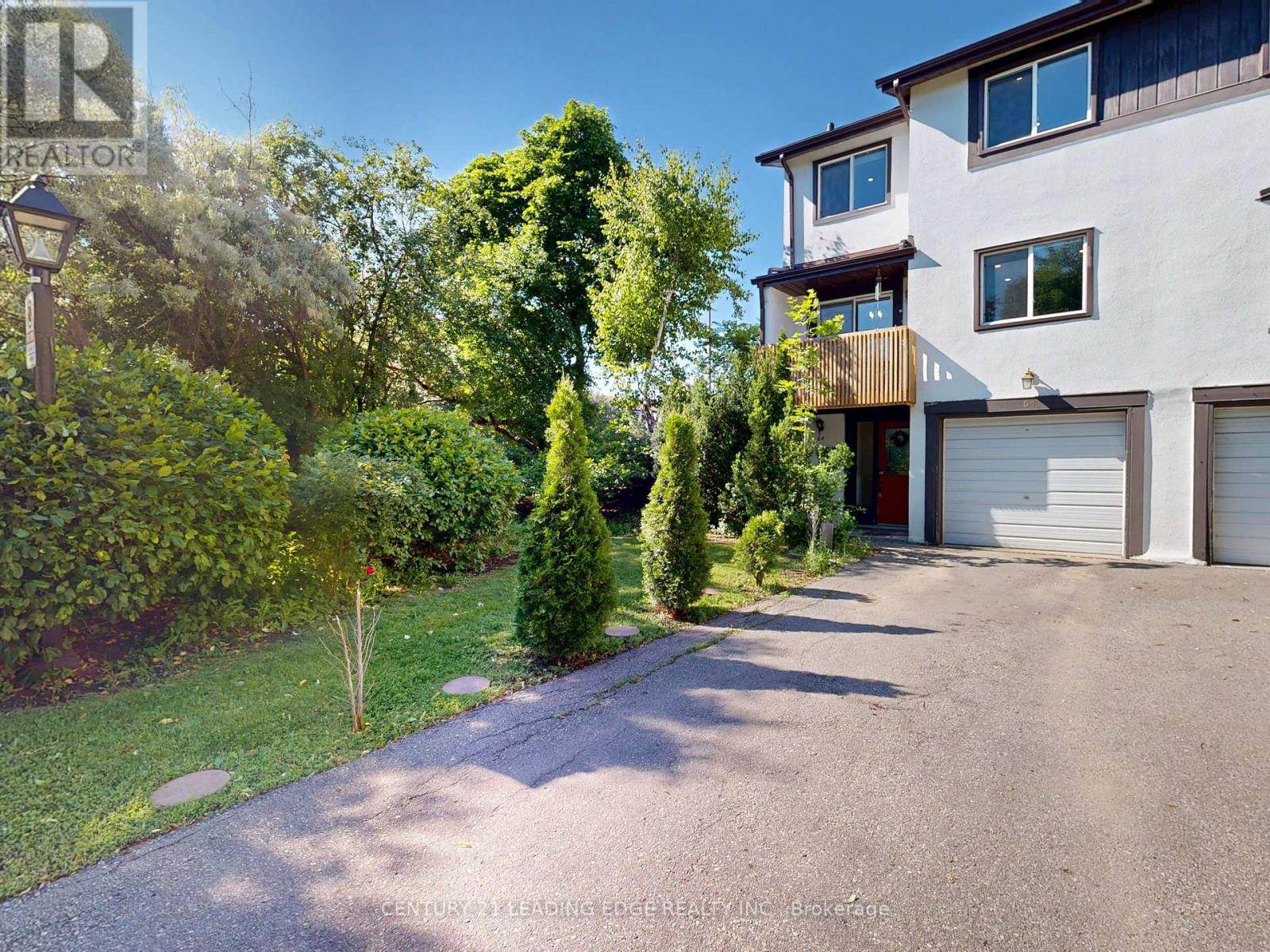 Row / Townhouse for Sale in 64 - 2651 AQUITAINE AVENUE|Mississauga (Meadowvale), Ontario L5N1V5