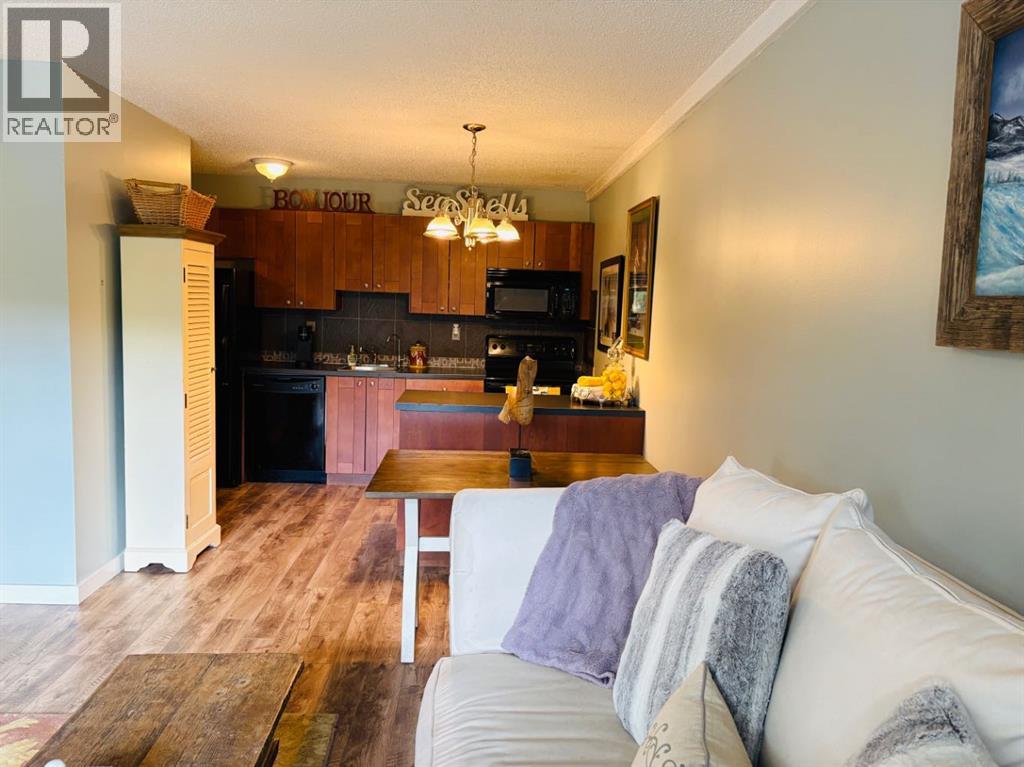 Apartment for Sale in 201, 2010 11 Avenue SW|Calgary, Alberta T3C0P1 3