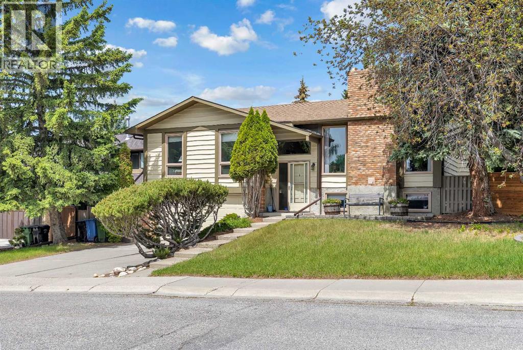 House for Sale in 4115 Edgemont Hill NW|Calgary, Alberta T3A2L3 2
