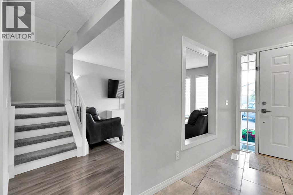 Duplex for Sale in 19 Templeton Bay NE|Calgary, Alberta T1Y4l4 4
