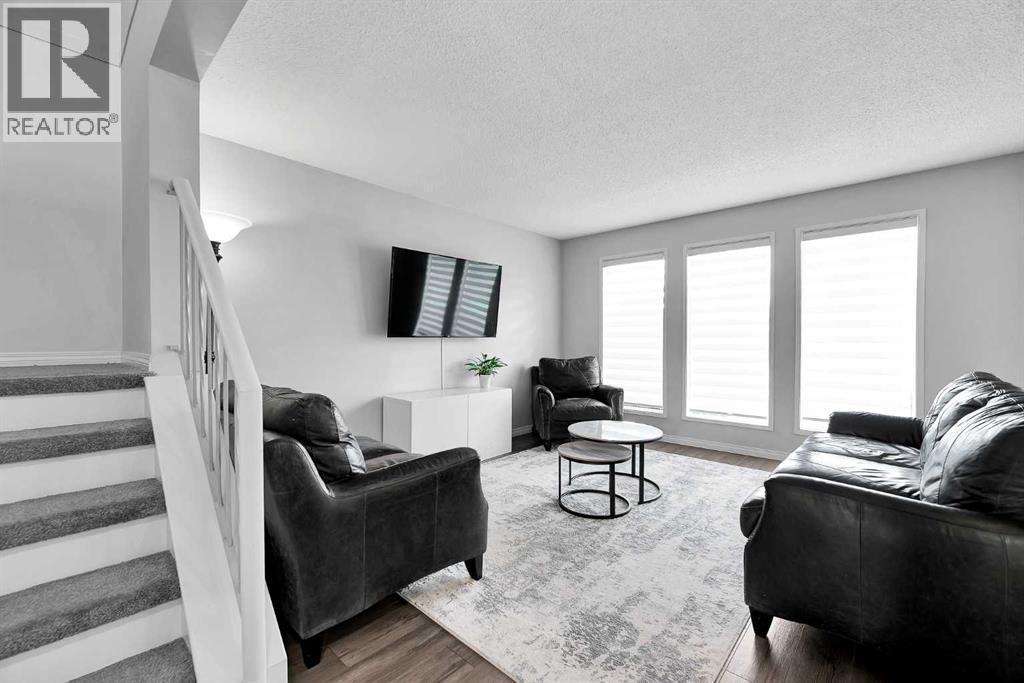 Duplex for Sale in 19 Templeton Bay NE|Calgary, Alberta T1Y4l4 5