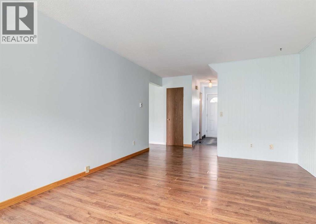 Row / Townhouse for Sale in 502, 4550 47 Street SW|Calgary, Alberta T3E6W5 5
