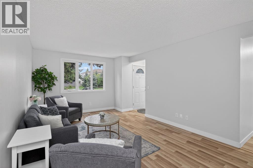 Row / Townhouse for Sale in 86, 203 Lynnview Road SE|Calgary, Alberta T2C2C6