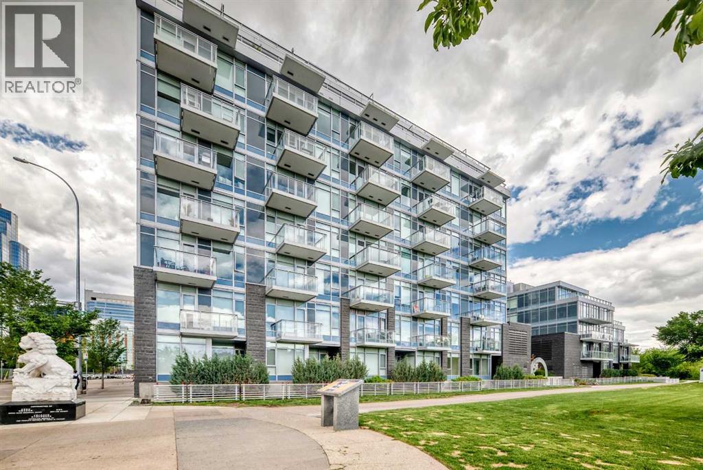 Apartment for Sale in 106, 118 Waterfront Court SW|Calgary, Alberta T2P1K8