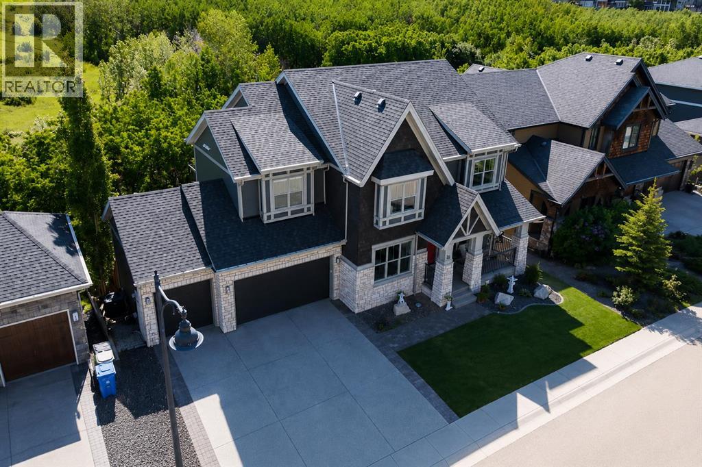 House for Sale in 30 Ascot Crescent SW|Calgary, Alberta T3H0T9 3