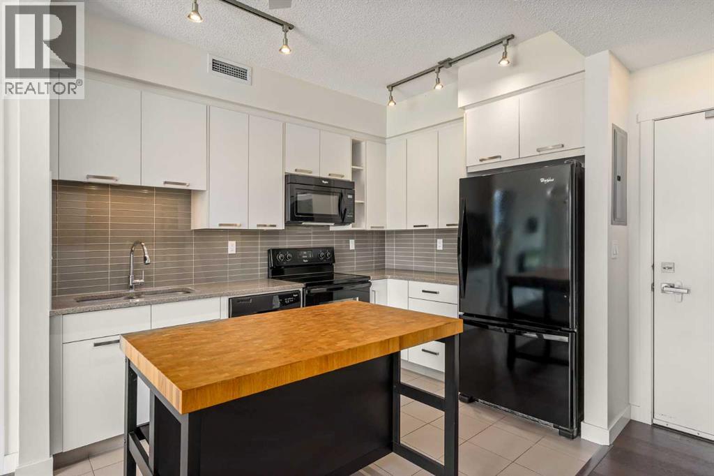 Apartment for Sale in 3210, 175 Silverado Boulevard SW|Calgary, Alberta T2X0V5 5