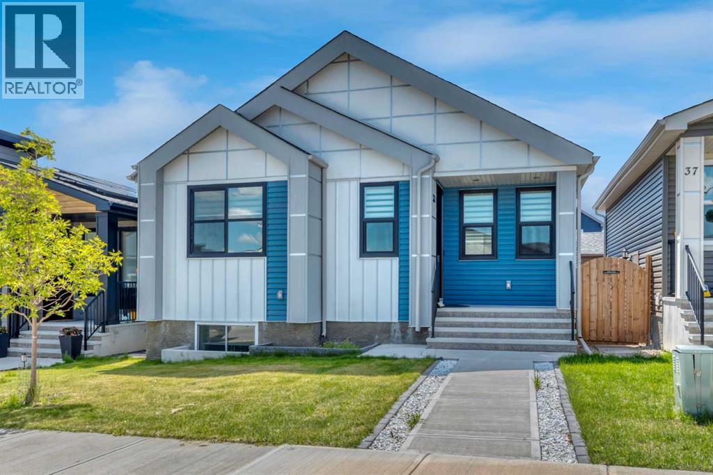 House for Sale in 33 Lucas Rise NW|Calgary, Alberta T3P1N3
