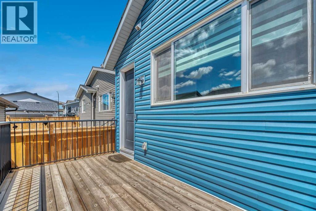 House for Sale in 33 Lucas Rise NW|Calgary, Alberta T3P1N3 5