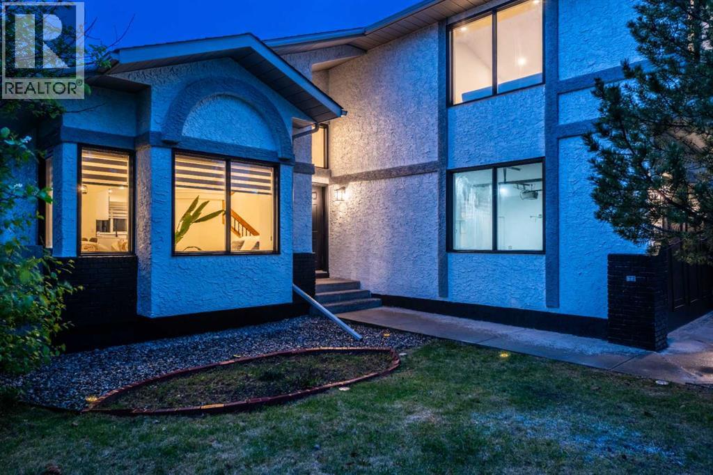 House for Sale in 8266 Edgebrook Drive|Calgary, Alberta T3A4N1 2