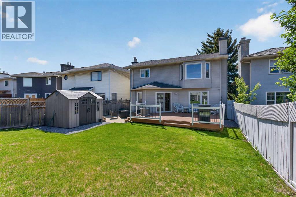 House for Sale in 101 Douglasbank Way SE|Calgary, Alberta T2Z1W4 3