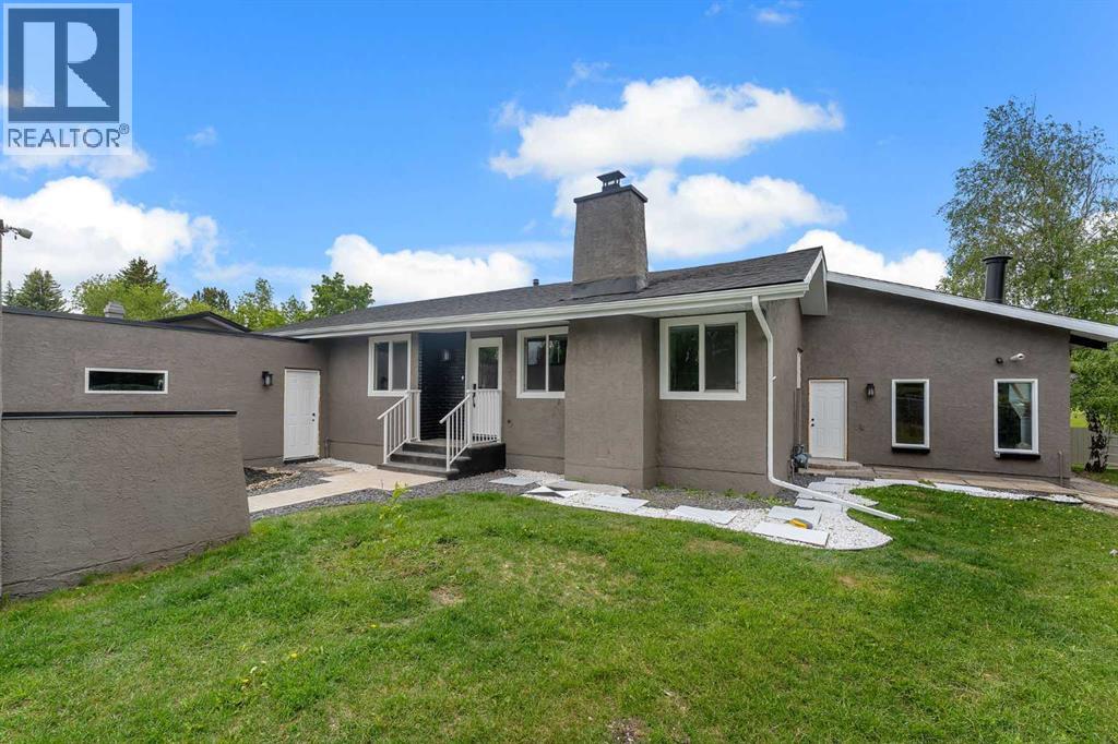 House for Sale in 2930 Oakmoor Crescent SW|Calgary, Alberta T2V3Z7 3