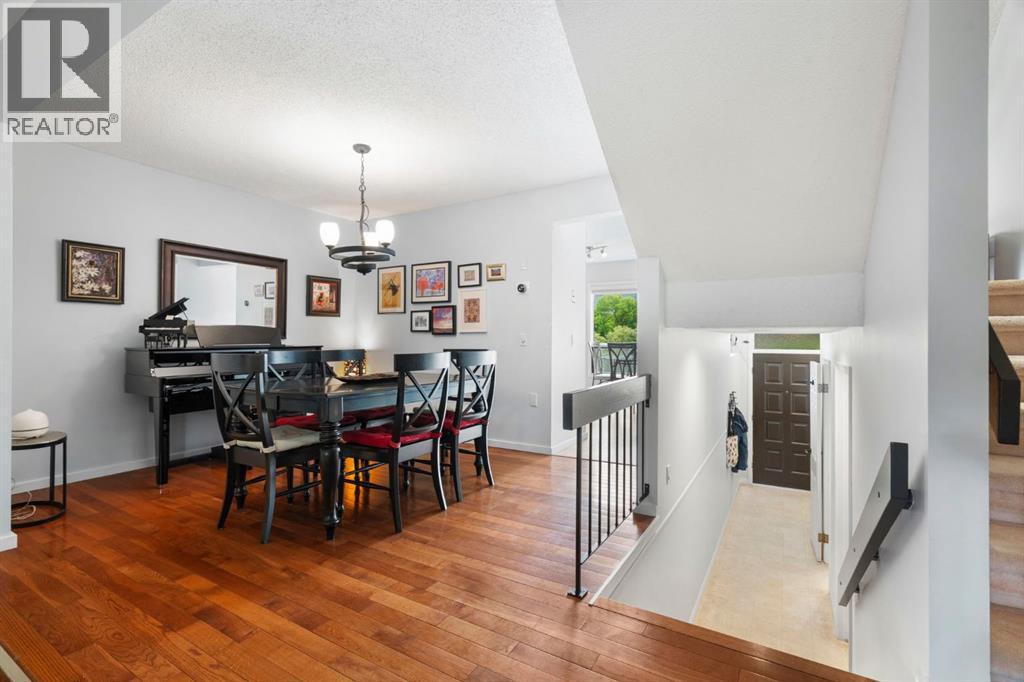 Row / Townhouse for Sale in 11, 3302 50 Street NW|Calgary, Alberta T3A2C6 5