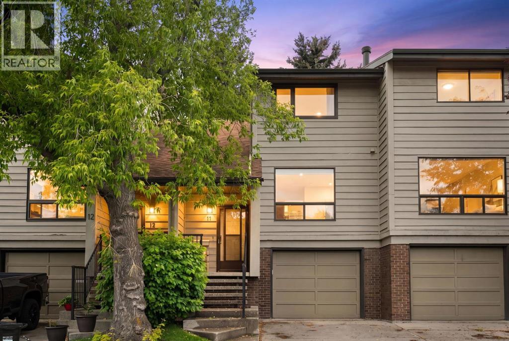 Row / Townhouse for Sale in 11, 3302 50 Street NW|Calgary, Alberta T3A2C6