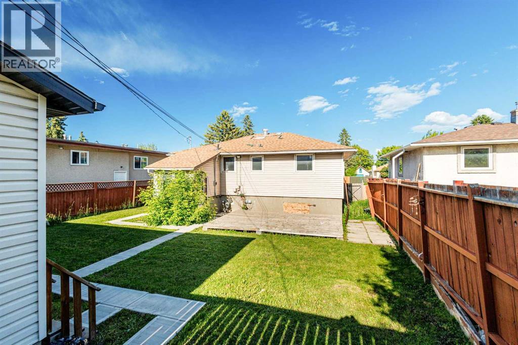 House for Sale in 1827 43 Street SE|Calgary, Alberta T2B1H1 5