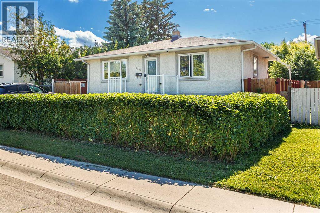 House for Sale in 1831 43 Street SE|Calgary, Alberta T2B1H1 4