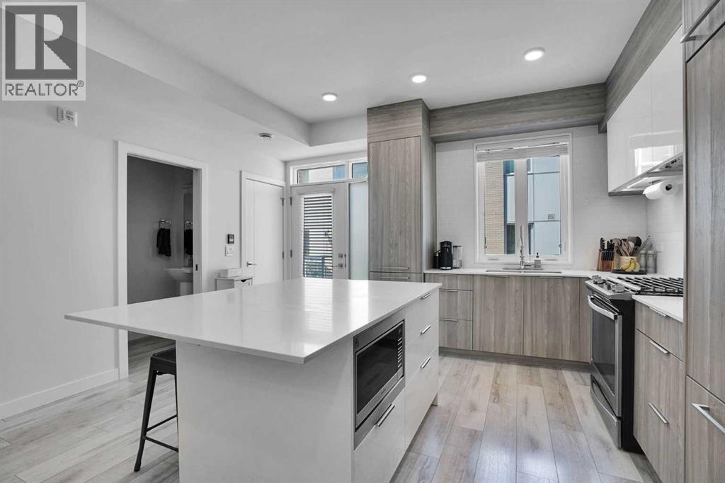 Row / Townhouse for Sale in 4012 Kovitz Lane NW|Calgary, Alberta T3B6H3 5