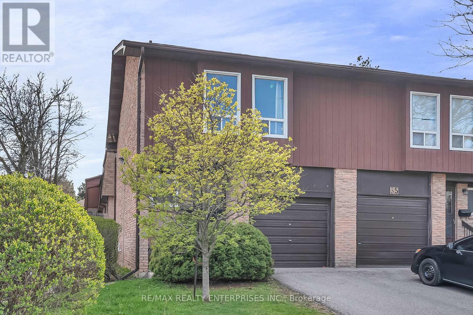 Row / Townhouse for Sale in 34 - 7030 COPENHAGEN ROAD|Mississauga (Meadowvale), Ontario L5N2P3 2