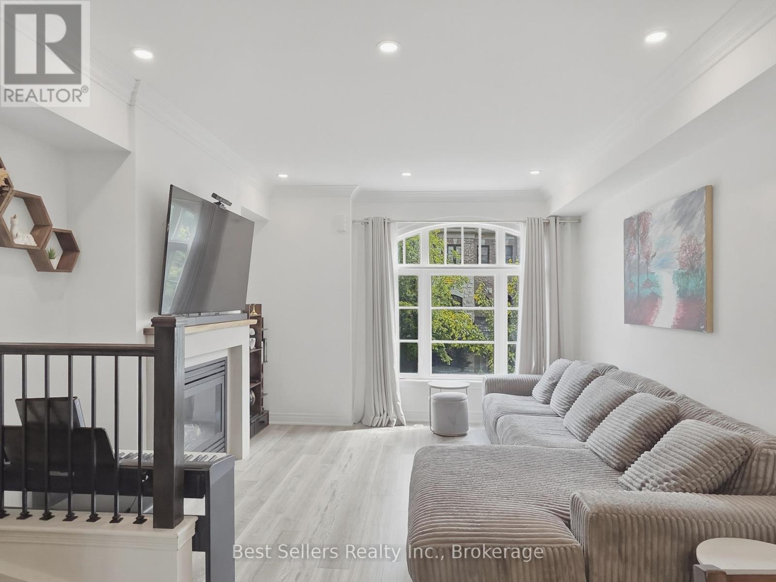 Row / Townhouse for Sale in 76 - 1812 BURNHAMTHORPE ROAD E|Mississauga (Applewood), Ontario L4X0A3 3