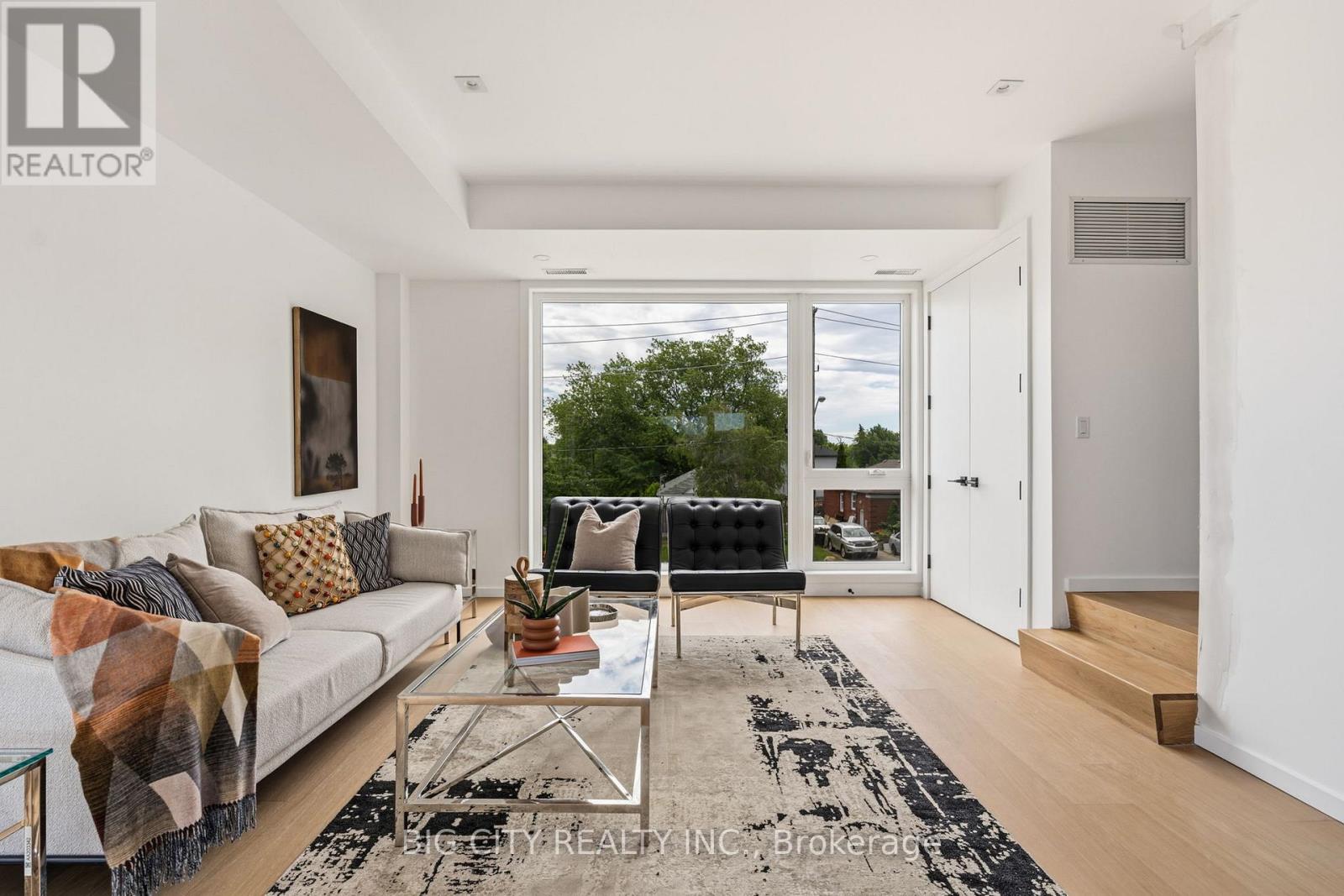 Photo 10 of 276 Lanor Avenue, Unit 3
