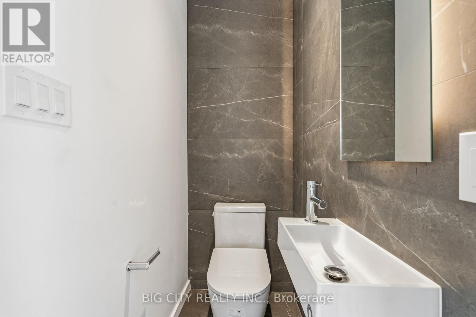 Photo 17 of 276 Lanor Avenue, Unit 3