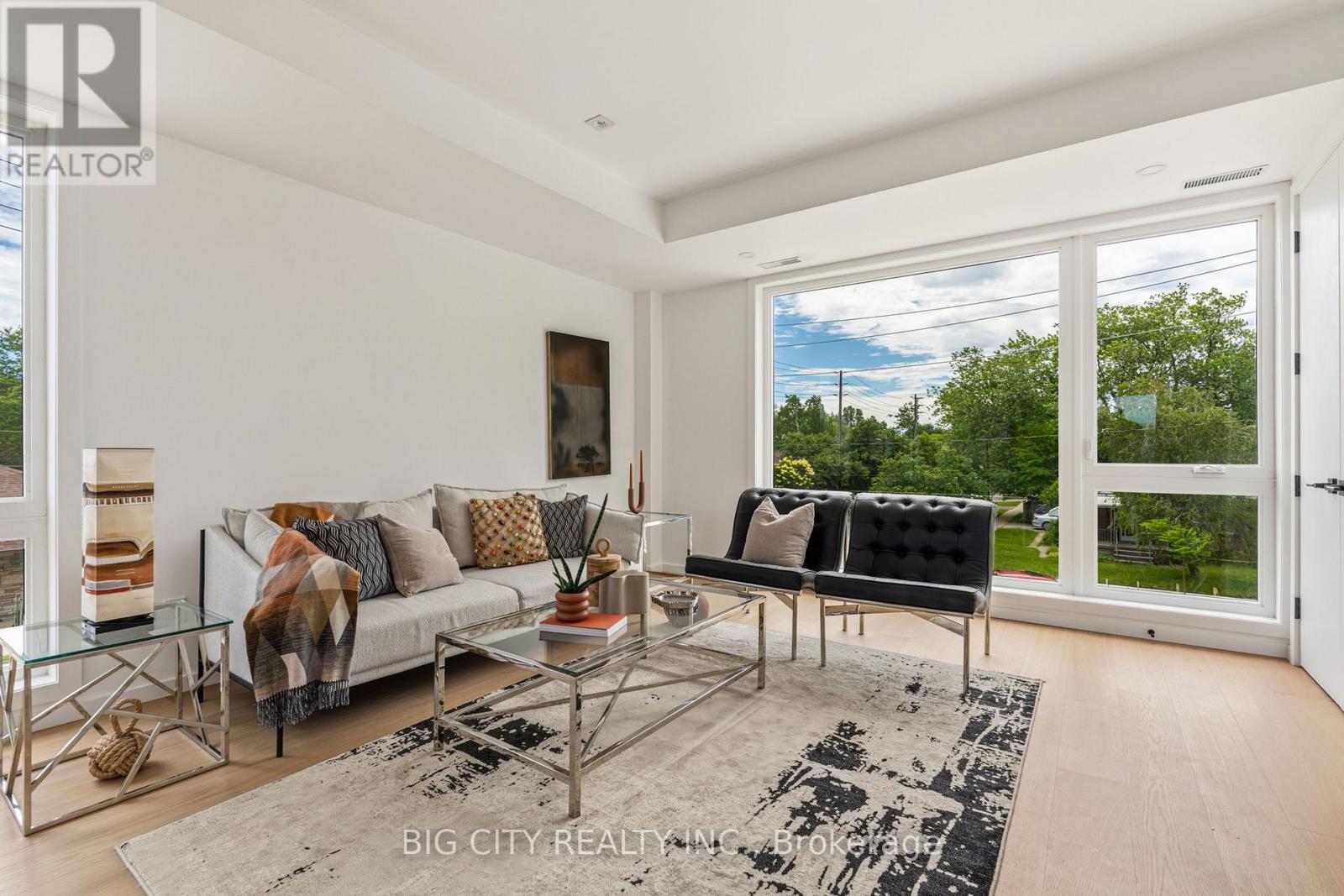 Photo 11 of 276 Lanor Avenue, Unit 3