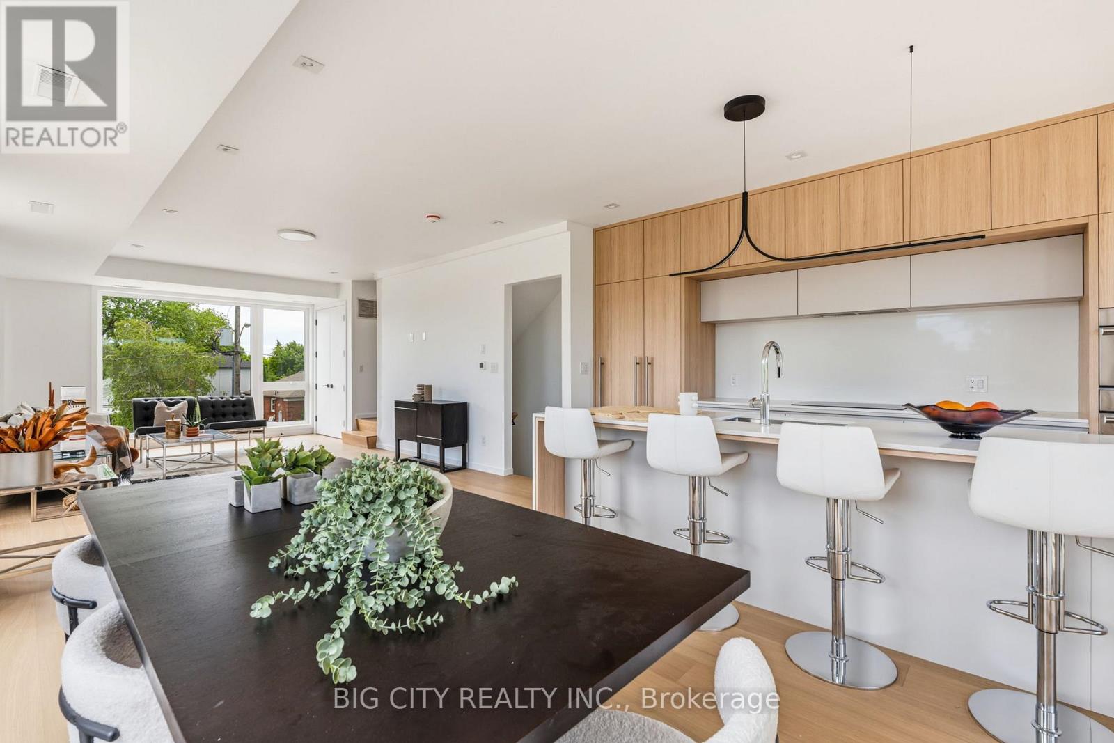 Photo 16 of 276 Lanor Avenue, Unit 3