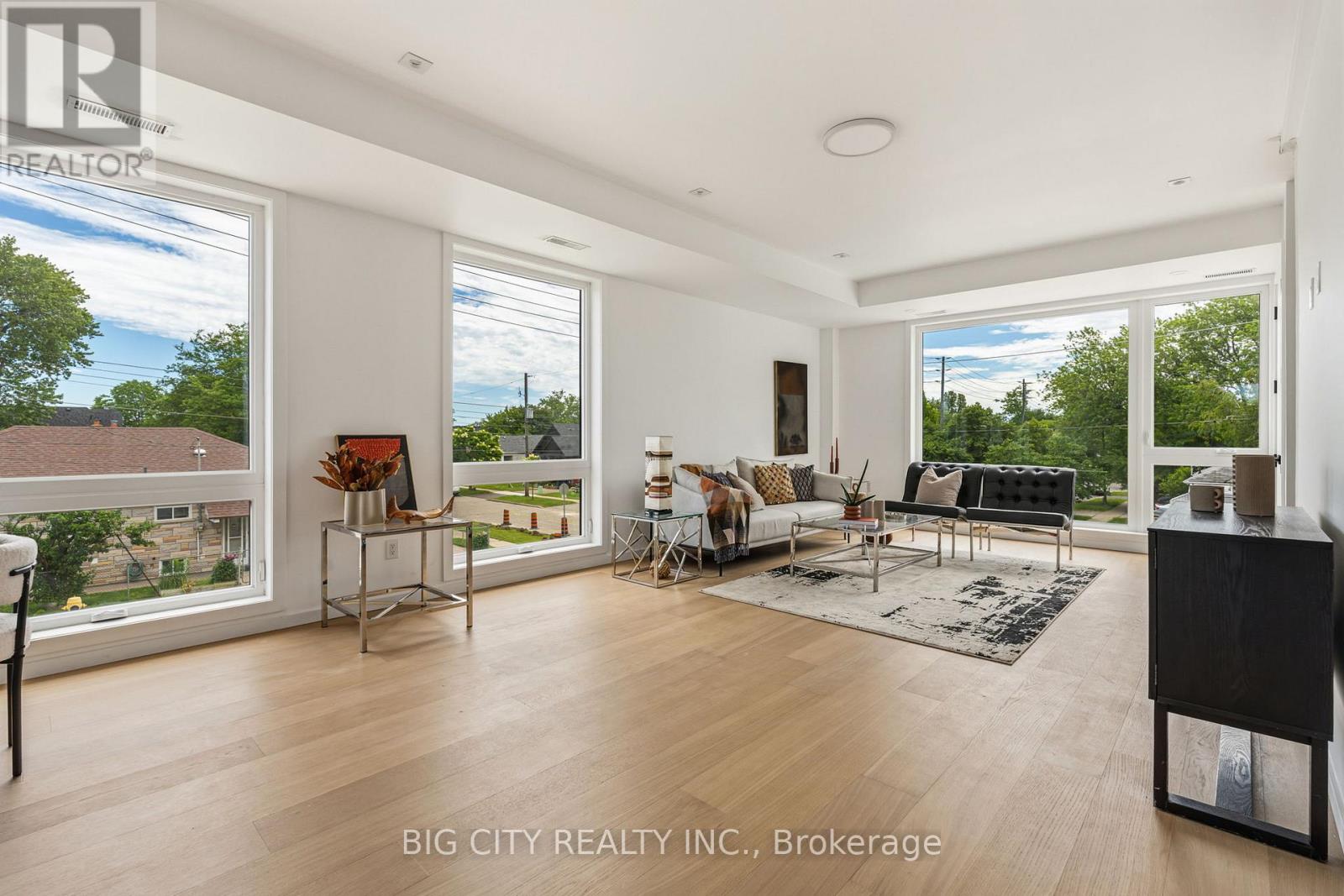 Photo 6 of 276 Lanor Avenue, Unit 3
