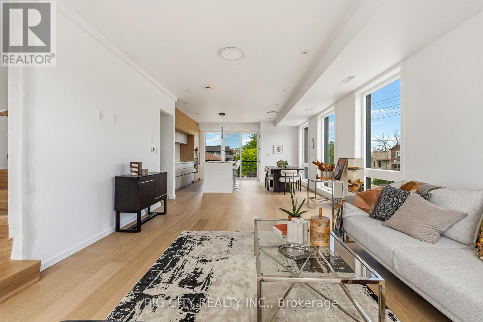 Photo 8 of 276 Lanor Avenue, Unit 3