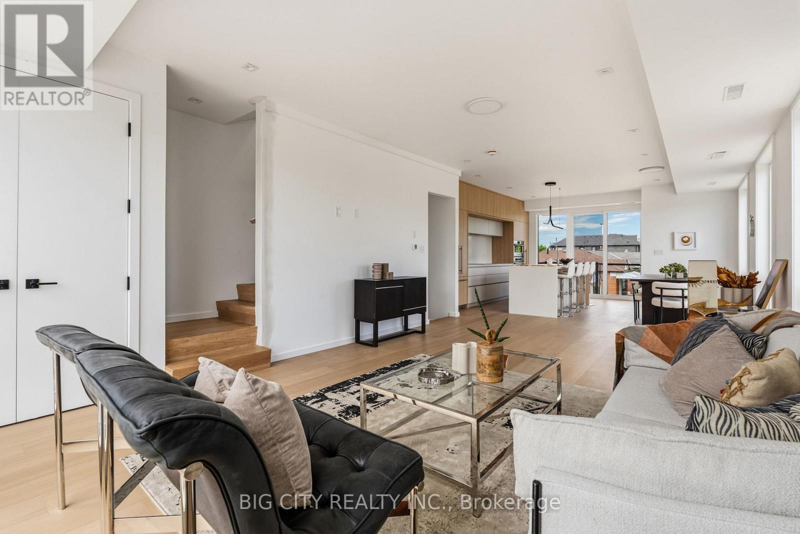 Photo 9 of 276 Lanor Avenue, Unit 3