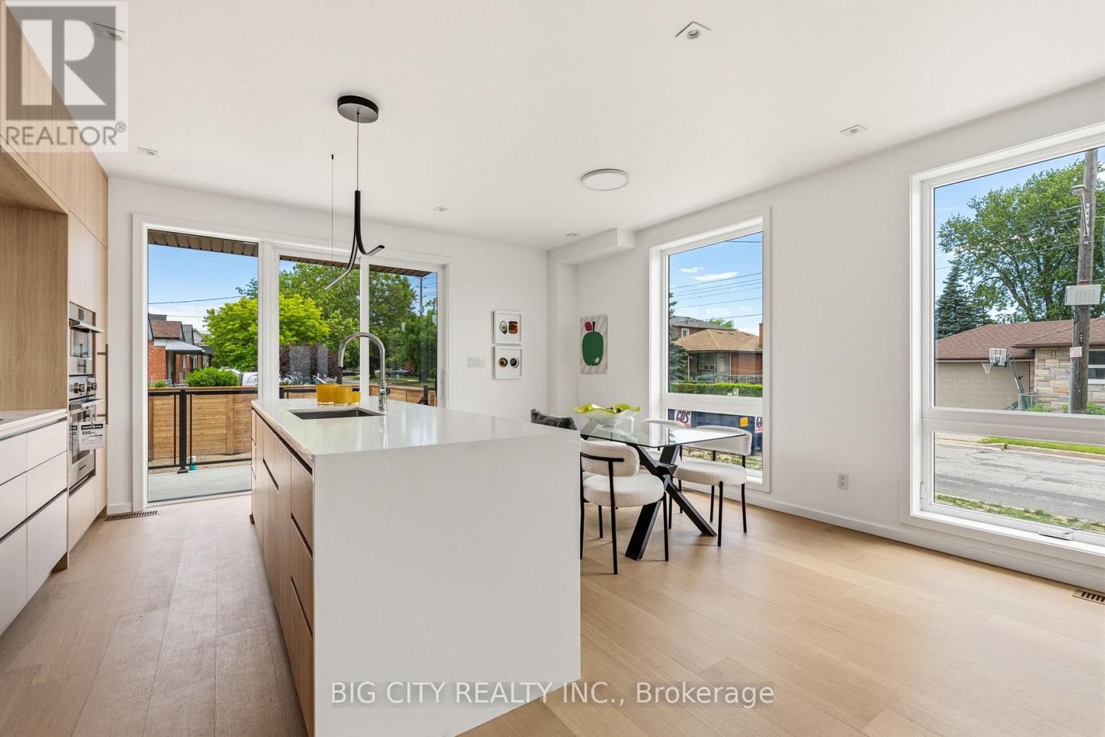 Photo 15 of 276 Lanor Avenue, Unit 1