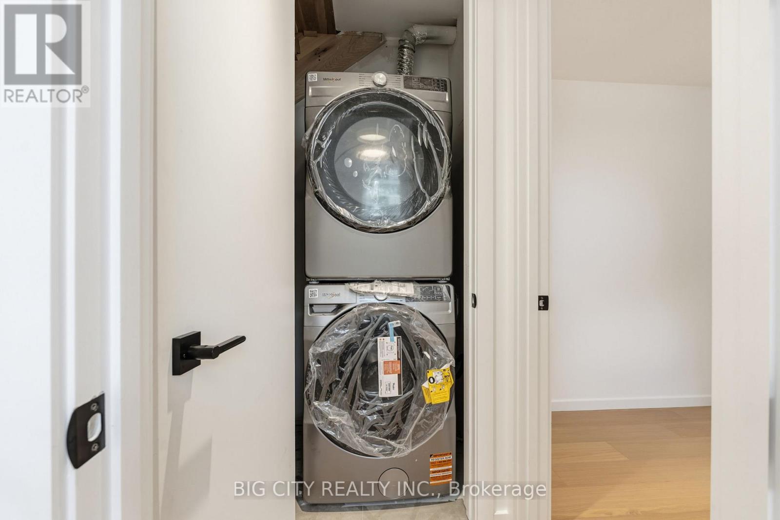 Photo 32 of 276 Lanor Avenue, Unit 1